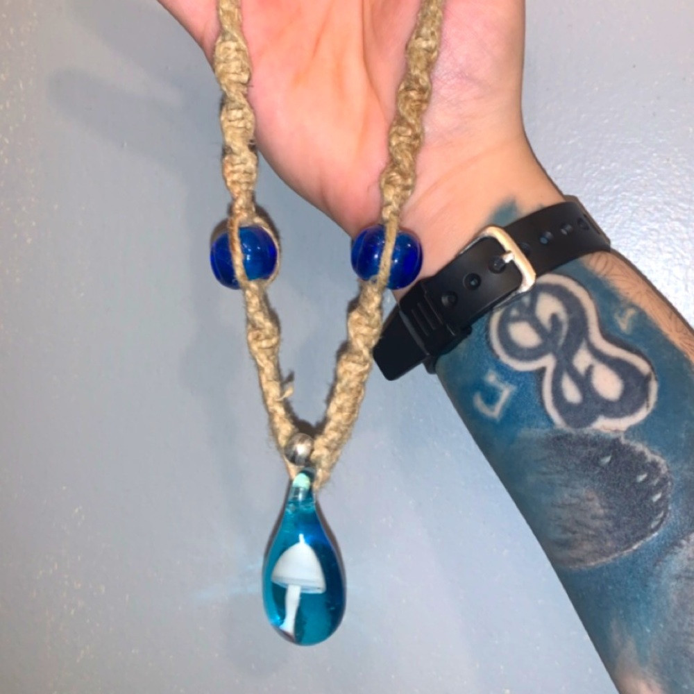 Hemp necklace with mushroom pendant